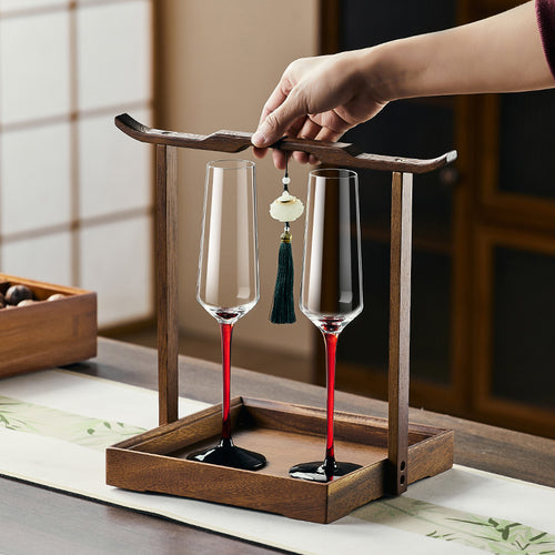 Akane vin- och champagneglas från GlasGalleriet.se, elegant glas med tunn kant och tydlig form.